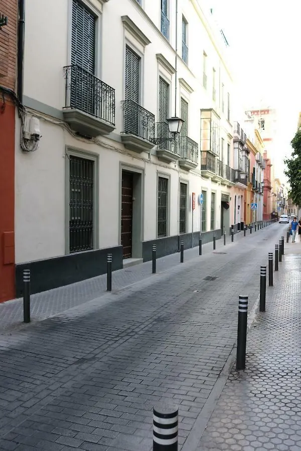 Calle San Vicente, Apartamento Hotel Seville Spain