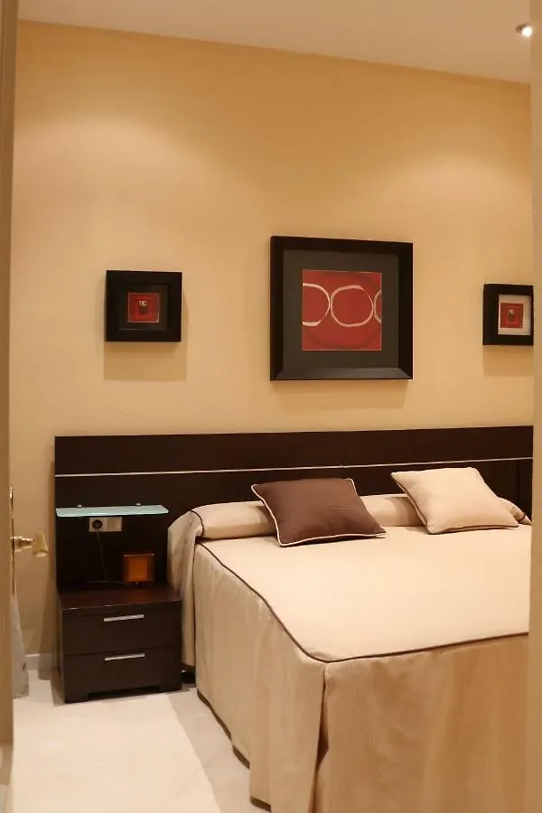 Calle San Vicente, Apartamento Hotel Seville 0*,  Spain